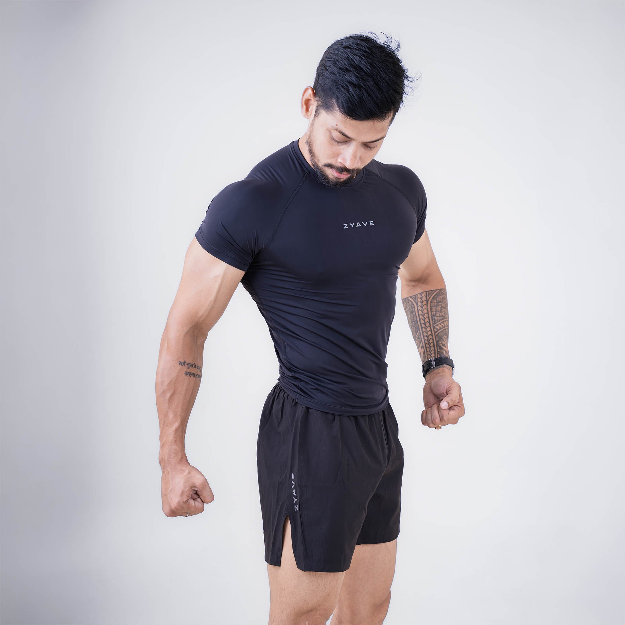 ZYAVE Men's Black Compression T-Shirt - Side Pose