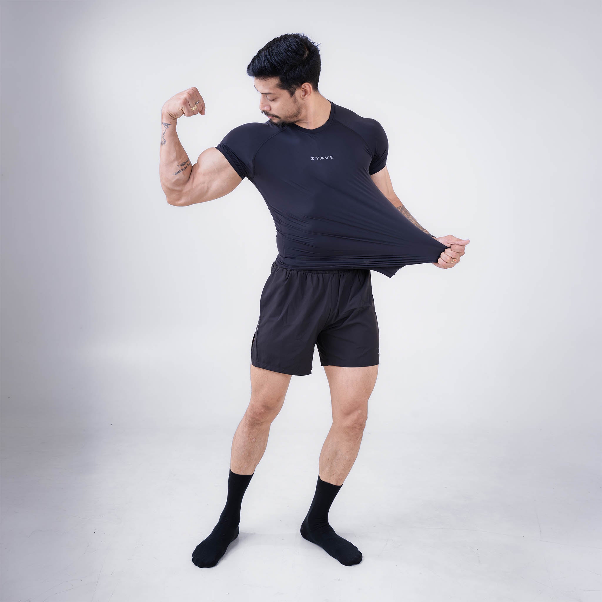 ZYAVE Men's Black Compression T-Shirt with 4-Way Stretch Fabric