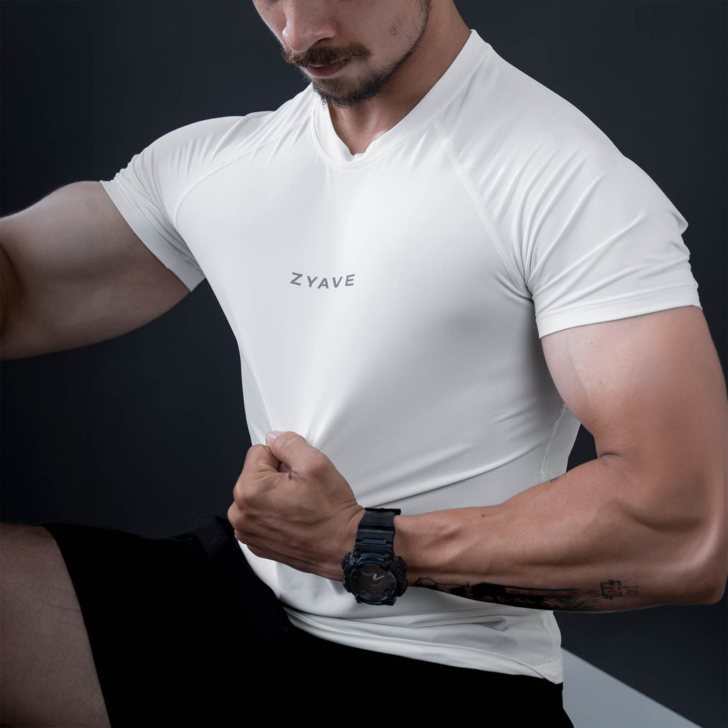 ZYAVE Men's White Compression T-Shirt - Close-Up Logo Detail